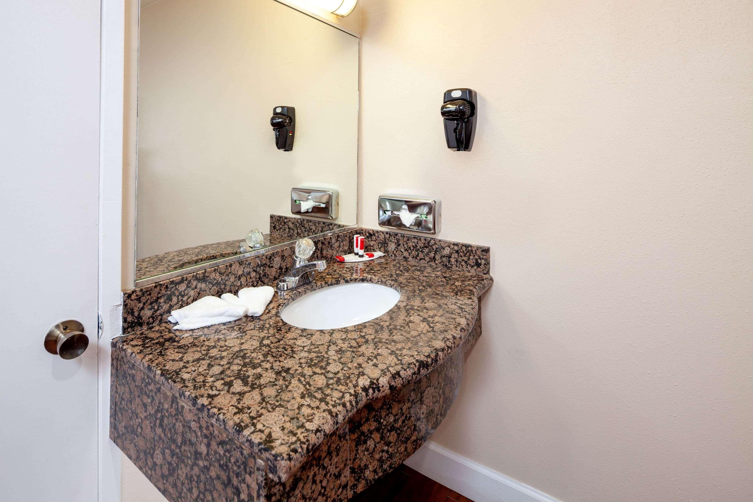 Travelodge By Wyndham Harbor City Los Angeles Dış mekan fotoğraf